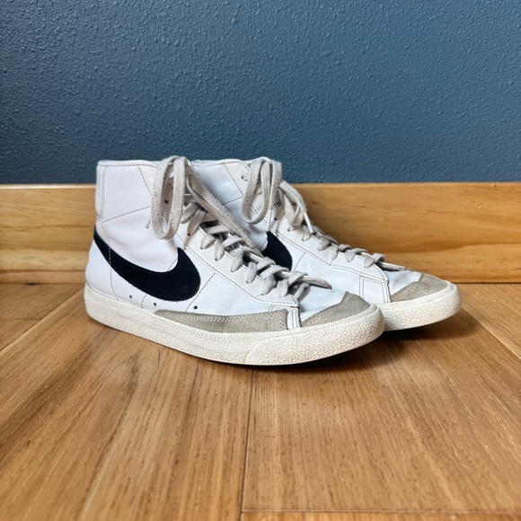 Nike Shoes - Nike Mid ‘77 Blazer in White and Black Womens size 8:5